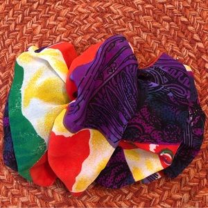 80’s bow hair clip